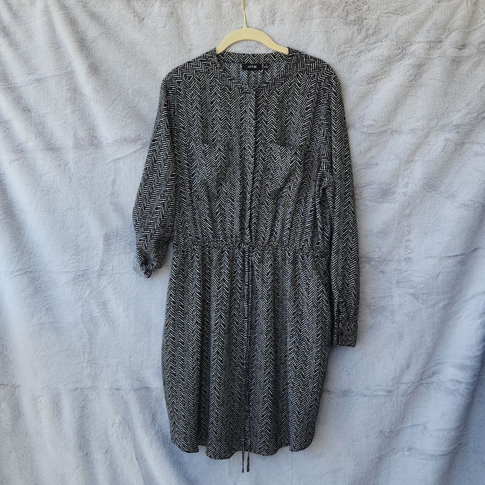APT9 Dress